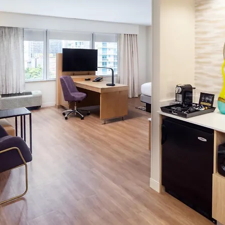 Hampton Inn & Suites By Hilton Miami Downtown/Brickell Exterior photo